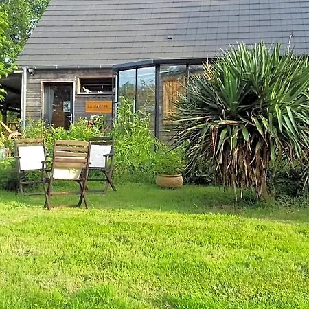 La Martre Bed & Breakfast 3*